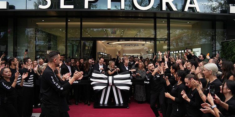 Sephora Türkiye’deki ilk amiral mağazasını açtı