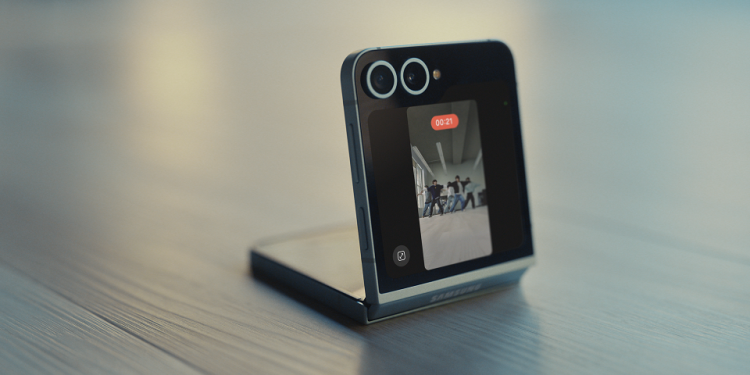 Samsung’dan ünlü K-pop grubu TOMORROW X TOGETHER’ın yorumuyla Galaxy şarkısı: “Open Always Wins”