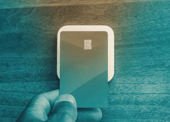 Kurbanlarının kart bilgilerini kendi telefonlarına aktarıyorlar