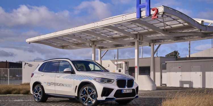 BMW’nin İlk Seri Üretim  Hidrojen Yakıt Hücreli Modeli 2028’de Yola Çıkacak