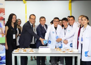 Dünya Genelinde 1 Milyon Genci Bilimsel Keşifle Tanıştırdı