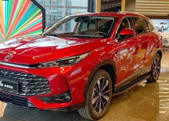 5 Yıldızlı Turbo MG HS Showromlarda