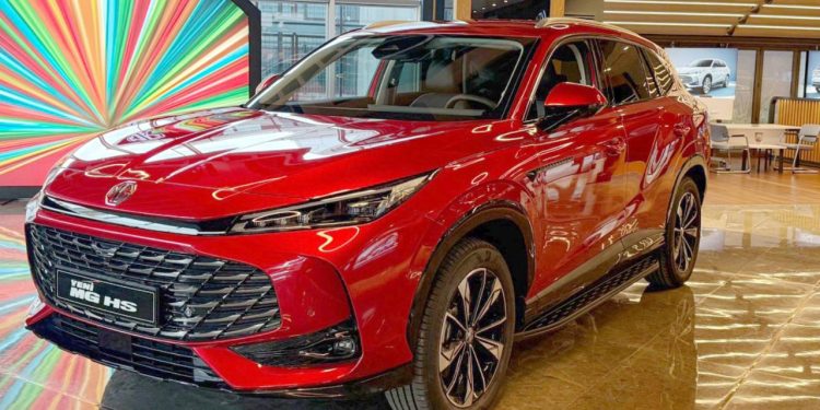 5 Yıldızlı Turbo MG HS Showromlarda