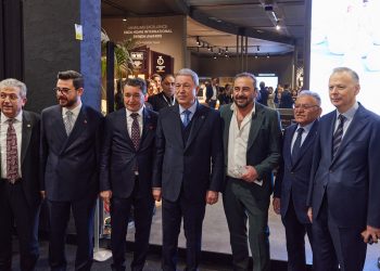 IIFF 2025 Uluslararası İstanbul Mobilya Fuarı’nın ilk gününde Enza Home rüzgarı esti