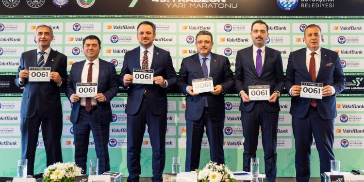 Türkiye’nin spor şehri Trabzon’da tarihi yarı maraton için geri sayım başladı