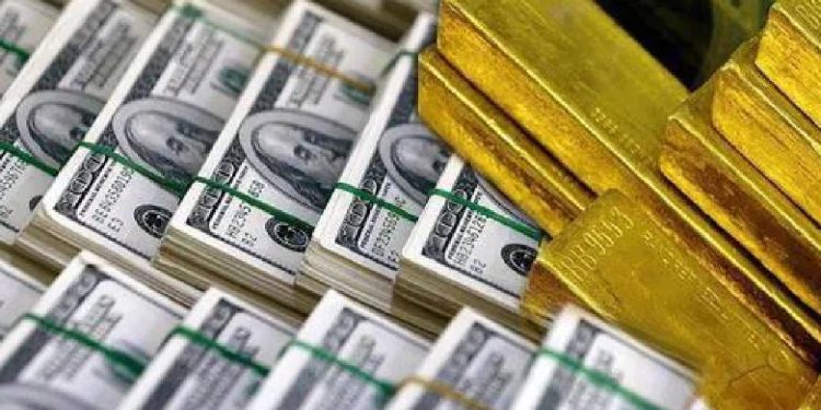 Dolar, euro ve altında rekor yükseliş, borsada düşüş yaşandı