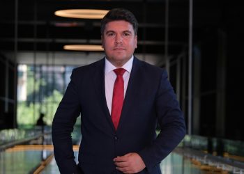 Avukat Selahattin Par: Uluslararası Hukukta Başarılı Bir Kariyer