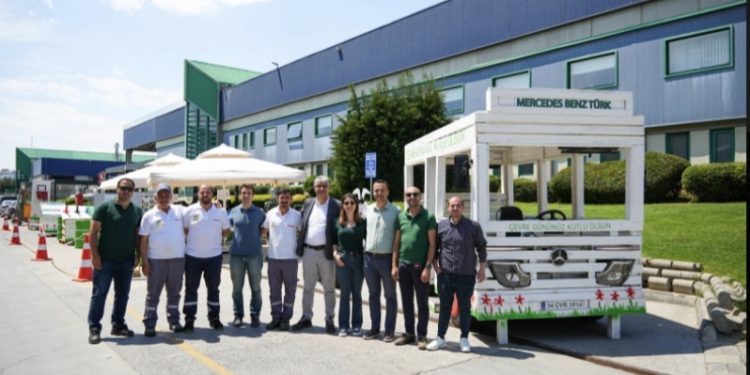 Mercedes-Benz Türk Doğaya ve Geleceğe Yönelik Çalışmalarını #Daimaİleri Taşıyor